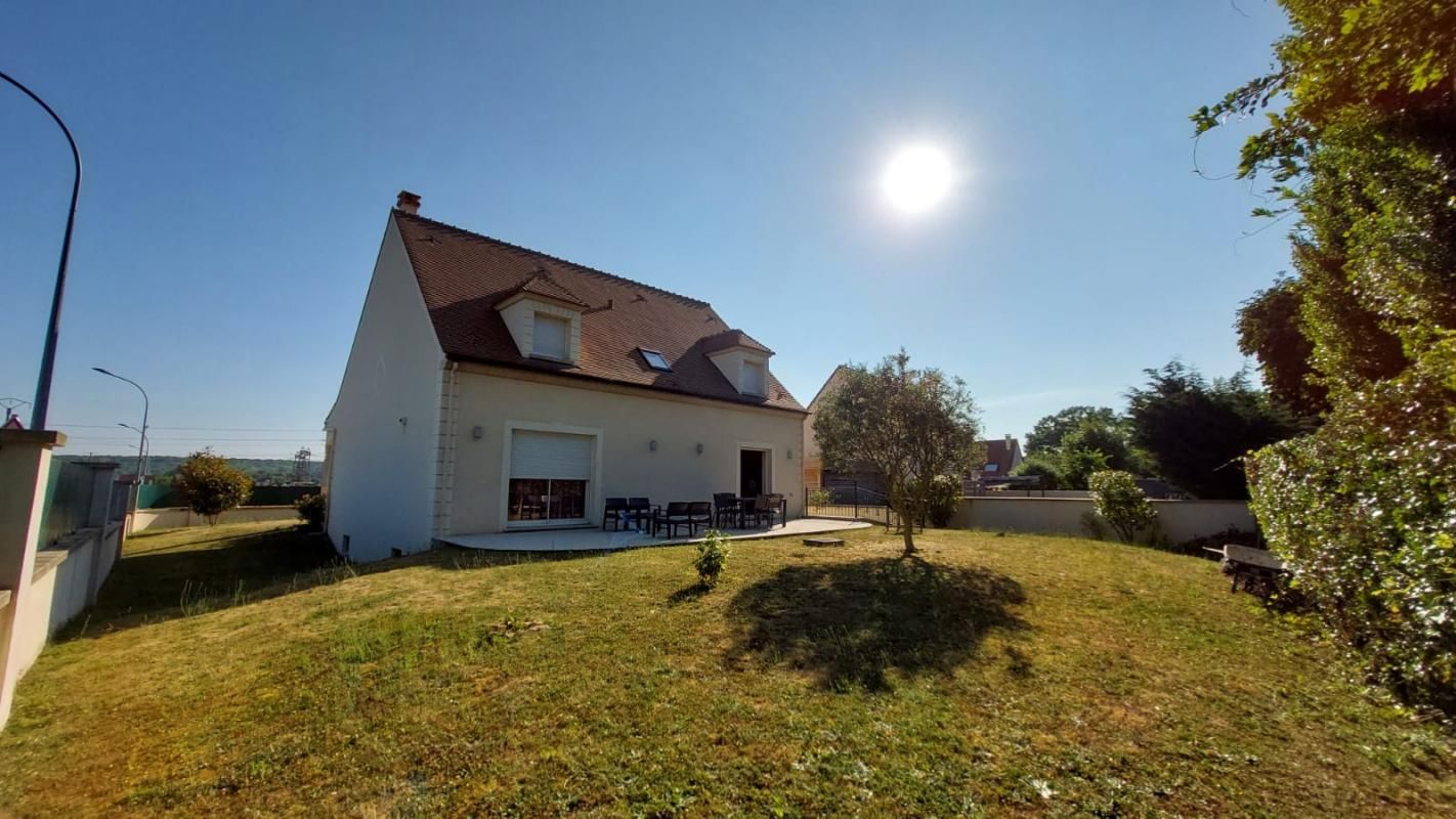 CHEPTAINVILLE Maison Cheptainville 200m² + sous-sol total 1