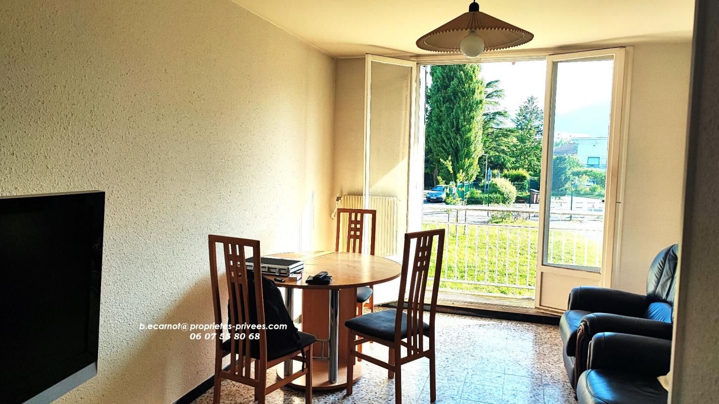 SAINT-MARTIN-D'HERES St MARTIN D'HERES APPARTEMENT 4 PP dont 3 chambres 2