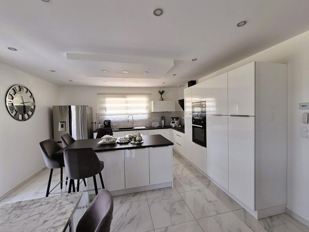 PLAINOISEAU Maison Plainoiseau 160 m2 3