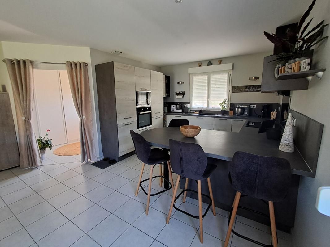 PORT-SUR-SAONE Maison PLEIN PIED 7 pièces Port Sur Saone 160 m2 229 500 euros 2