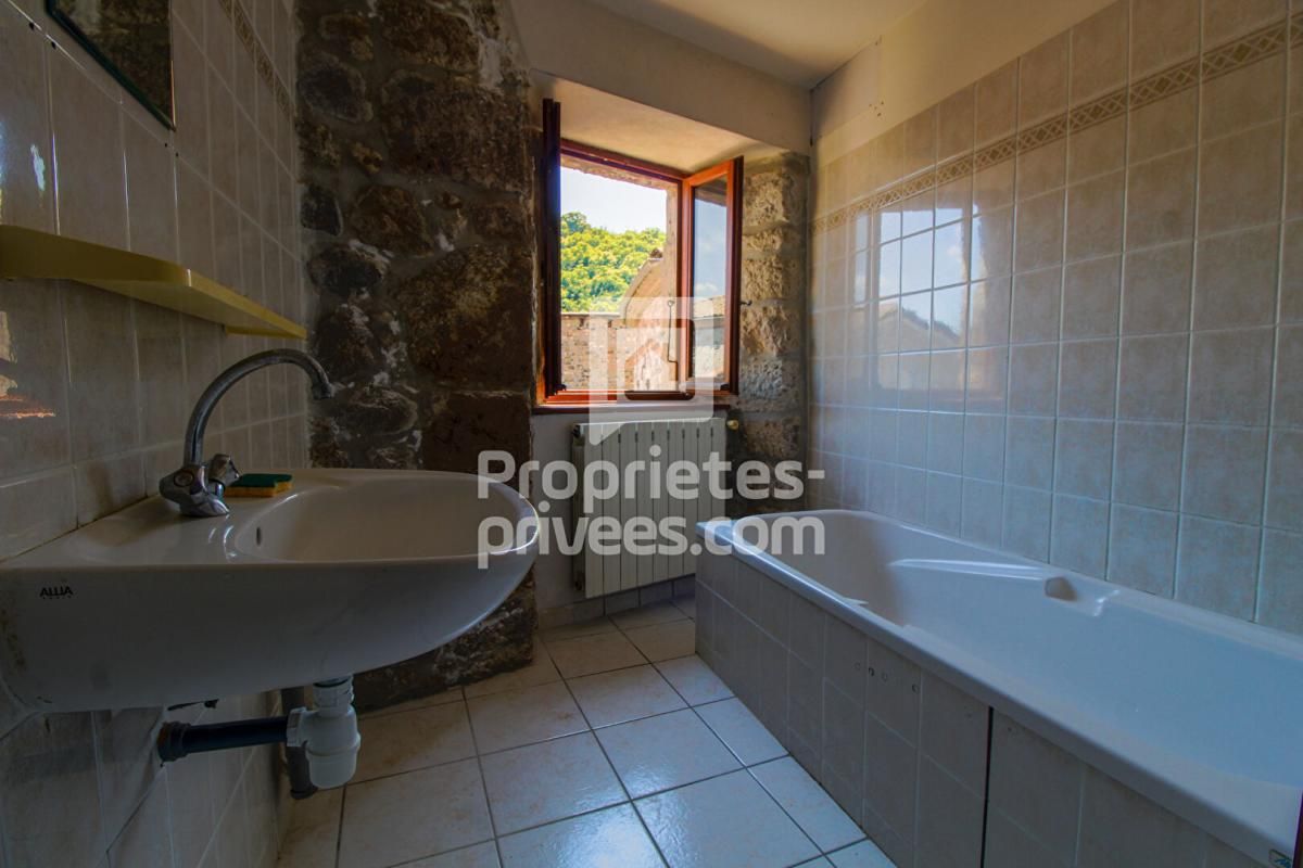 BURZET Maison de caractère 6 pièces 105 m2 2