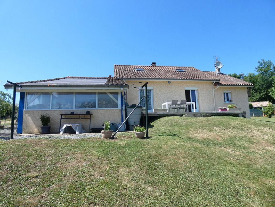 SAINTE-TRIE Maison 7 pièce(s) 122 m2 / 3 chambres / 1,4 hects / étang 3