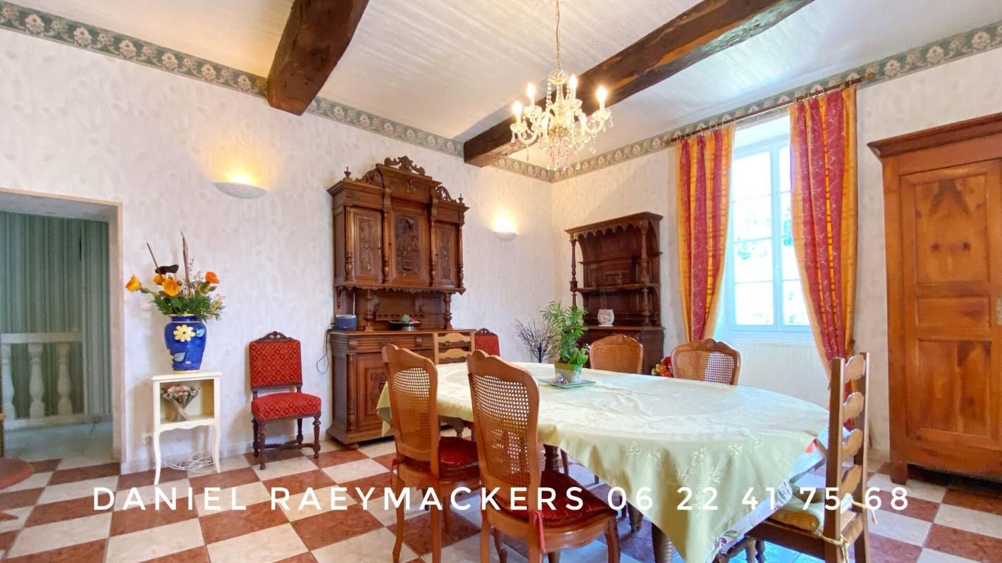 NEUVIC Daniel Raeymackers Maison Neuvic 11 pièces 4