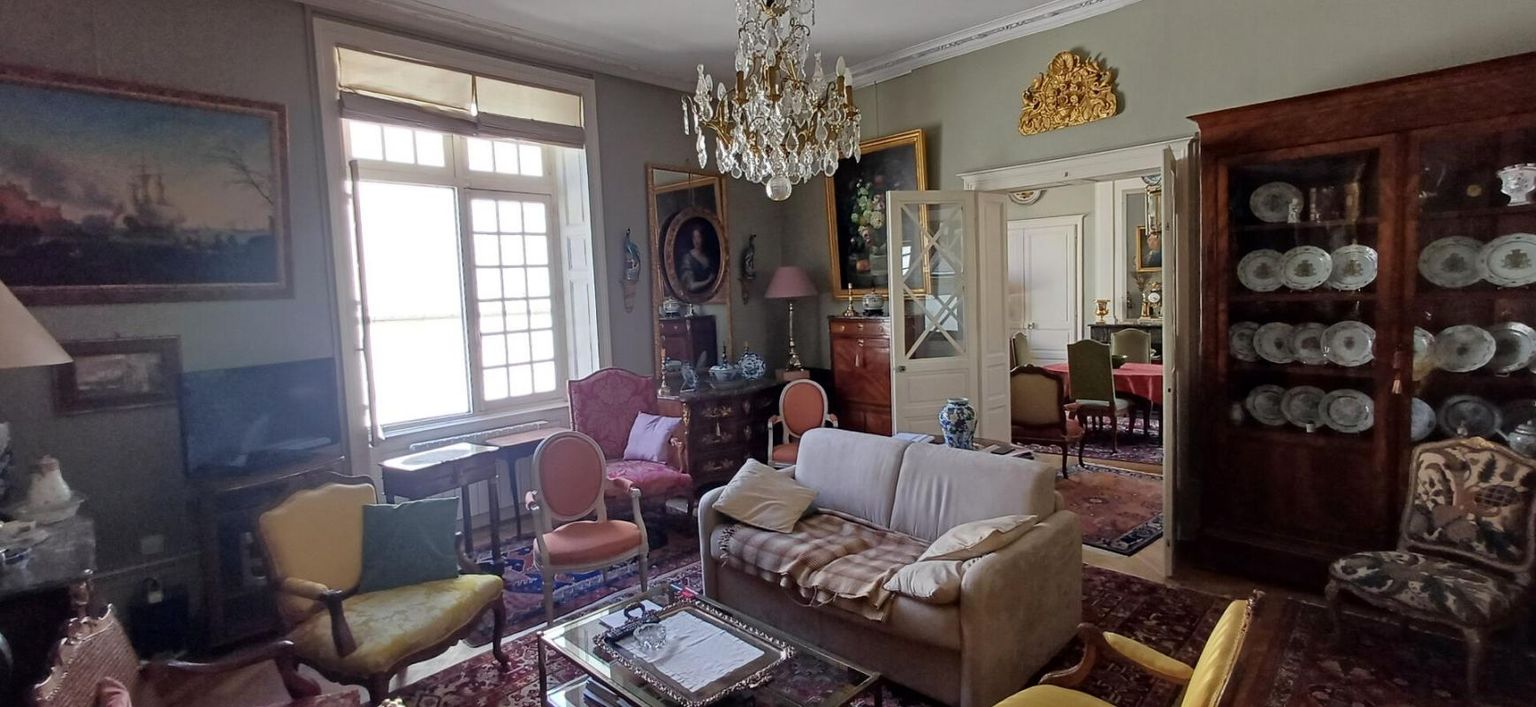 SAUMUR Appartement hyper centre Saumur 3 pièce(s) 89 m2 2