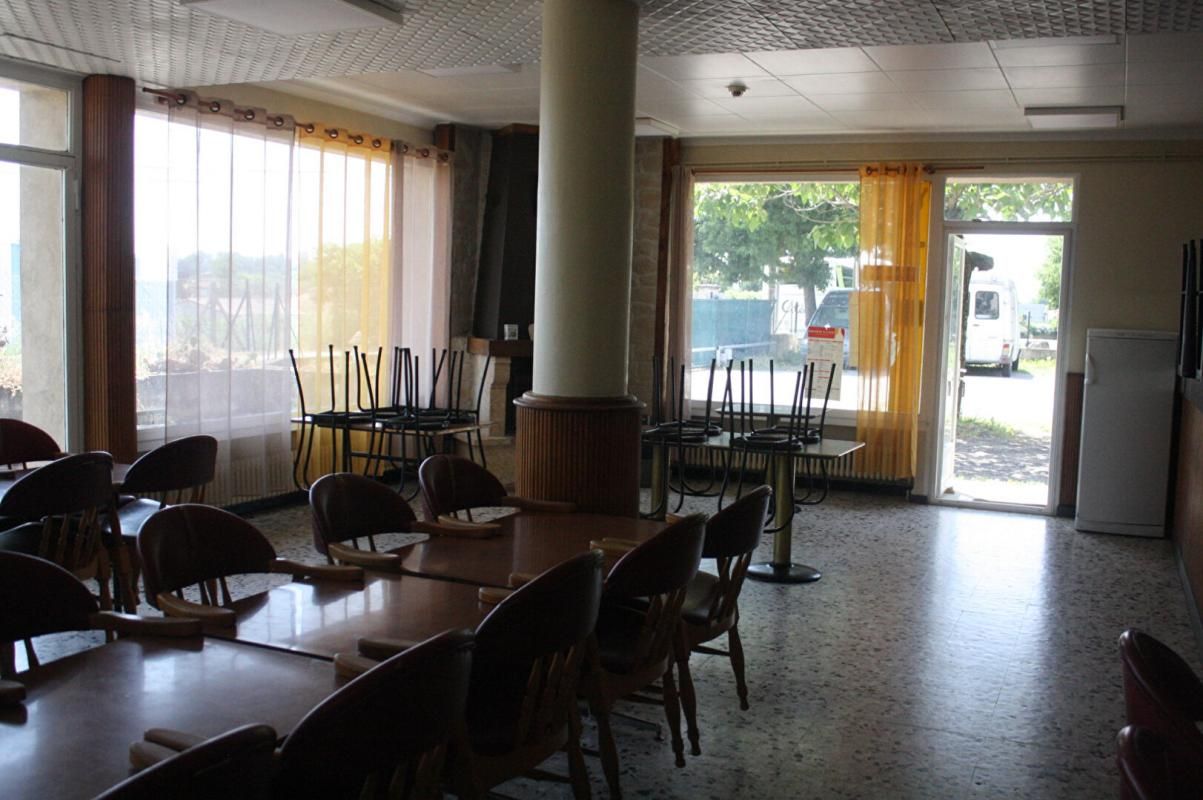 ROMANS-SUR-ISERE Immeuble 30 pièce(s) 9000 m2 1