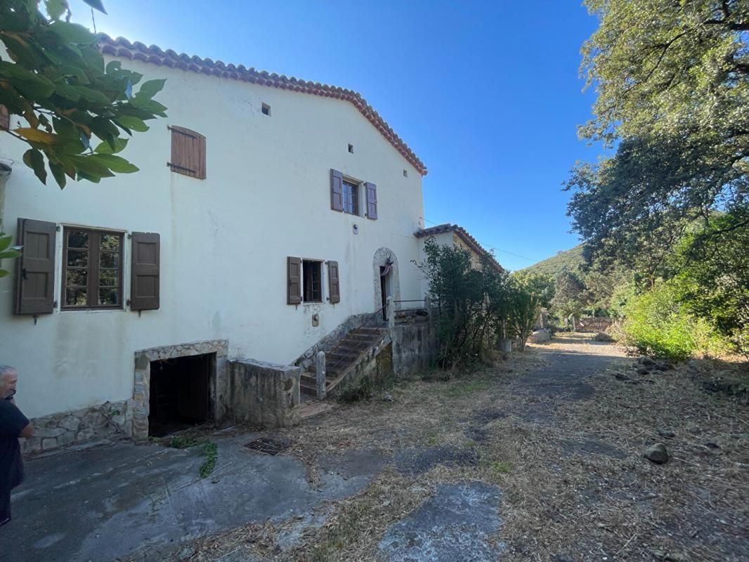ANDUZE Mas en pierres mitoyen proche Anduze 4