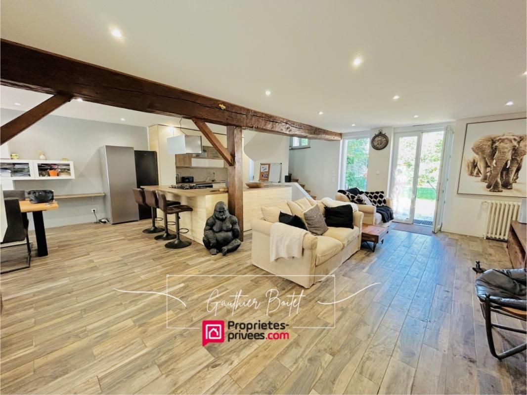 ROZAY-EN-BRIE Maison de caractère rénovée - Centre de Rozay-en-Brie 8 pièce(s) 6 chambres 167 m2 2