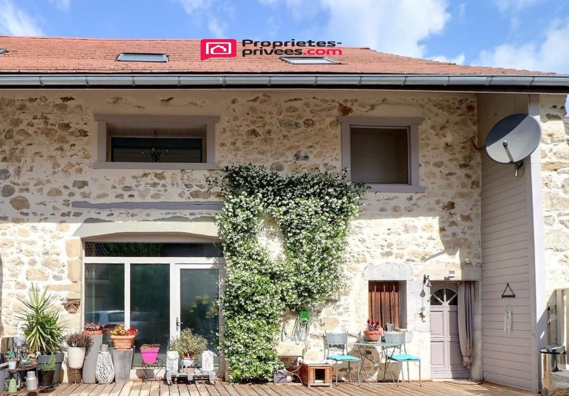 Maison de charme dans corps de ferme rénové , 4 chambres , terrasse, garage