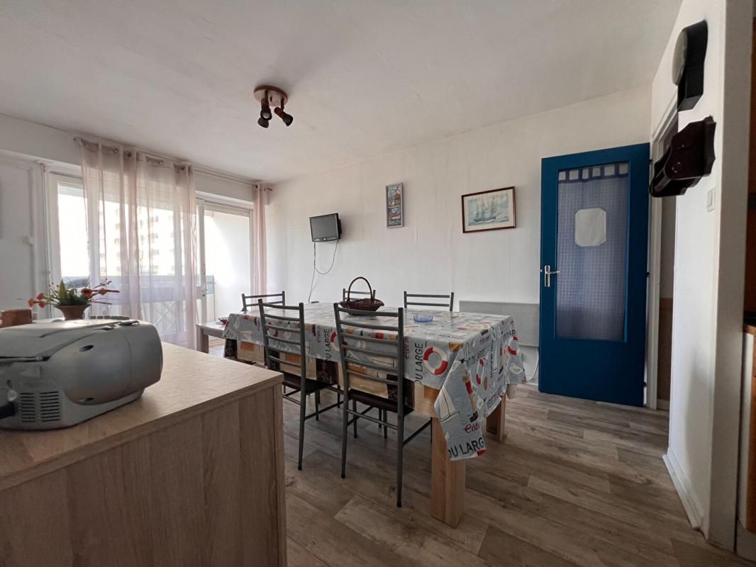 SAINT-HILAIRE-DE-RIEZ En exclusivité .Appartement meublé avec balcon proche de l'océan** 2