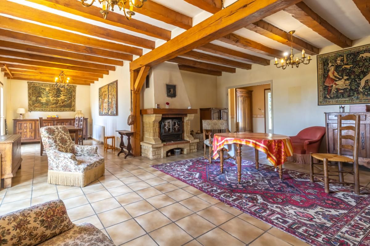 SAINT-CHRISTOPHE-EN-BAZELLE Maison Saint Christophe En Bazelle 7 pièce(s) 148 m2 2