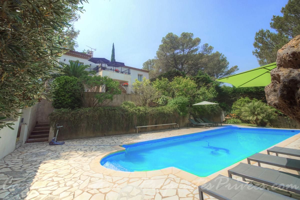 Villa Saint Raphael 8 pièce(s) 190 m2