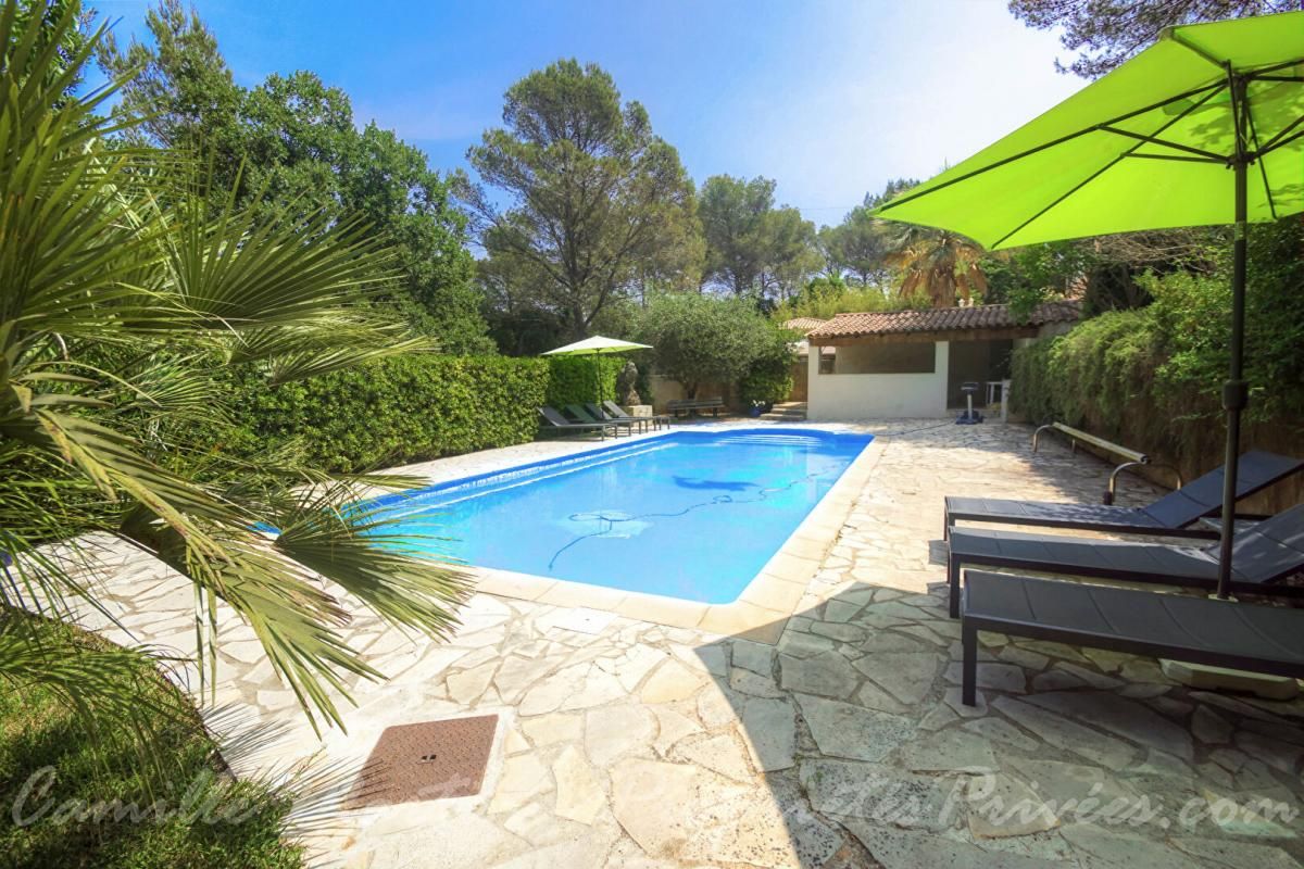 SAINT-RAPHAEL Villa Saint Raphael 8 pièce(s) 190 m2 2
