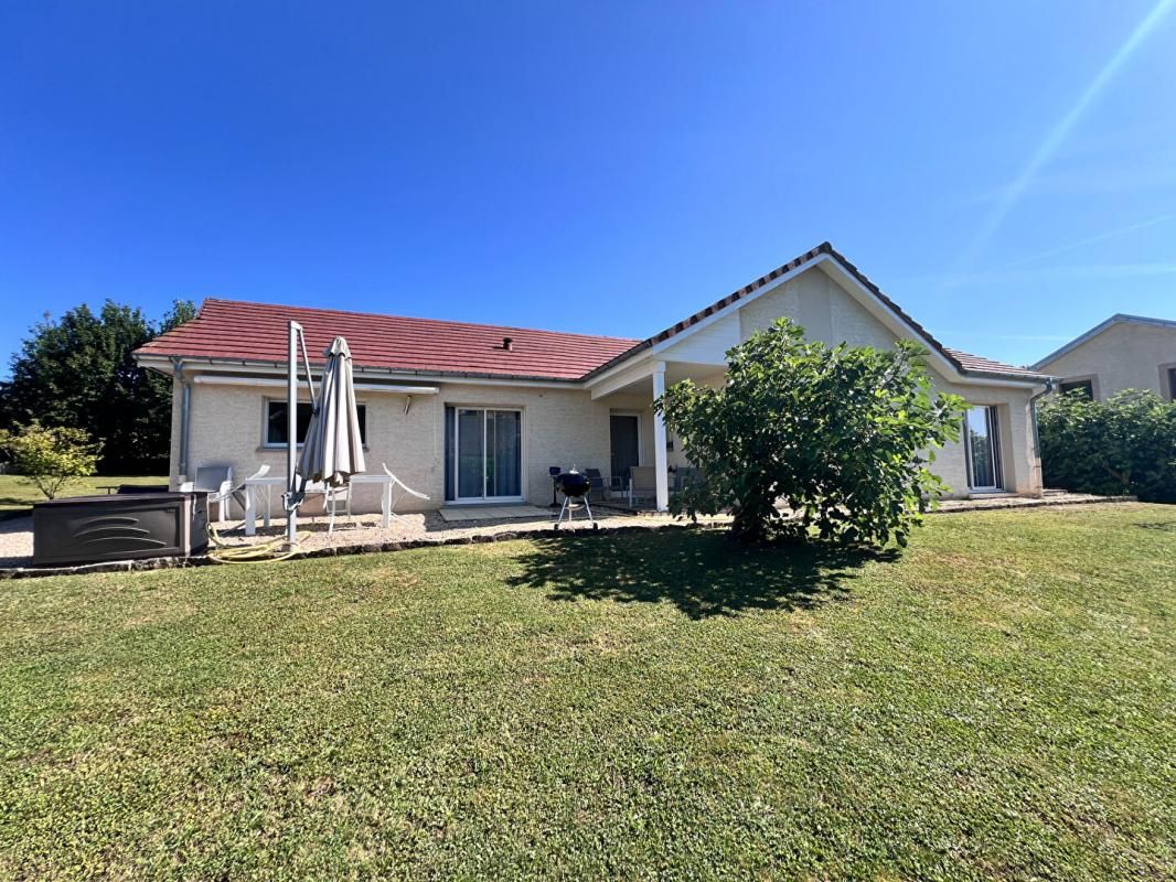 OISELAY-ET-GRACHAUX 70700 - OISELAY ET GRACHAUX - 123 m2 - 3 chambres - Prix : 260000 honoraires charge vendeur 1