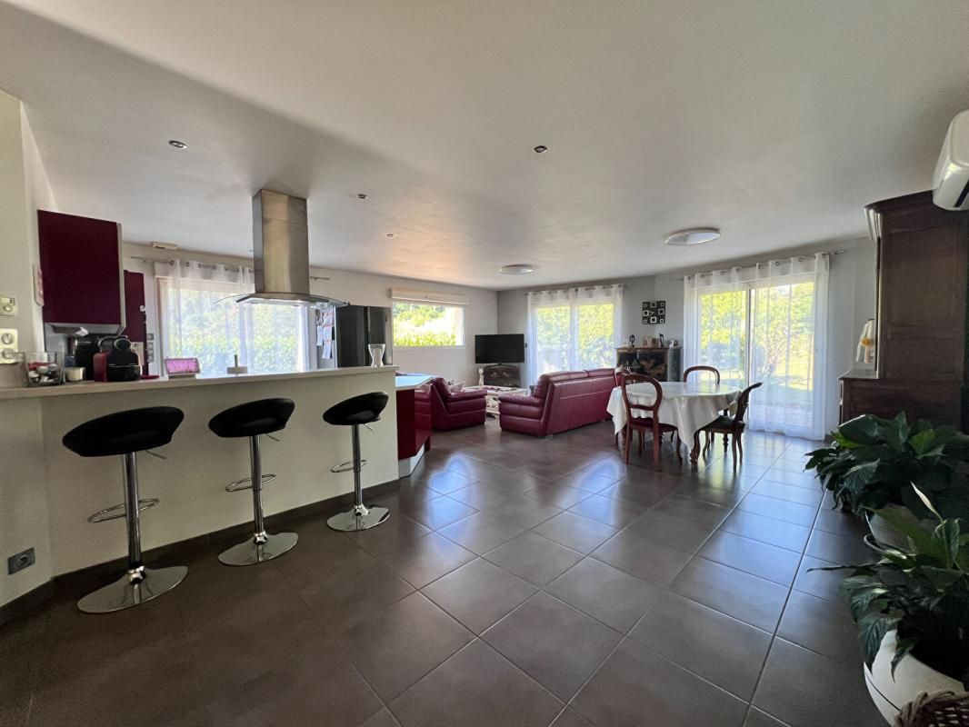 OISELAY-ET-GRACHAUX 70700 - OISELAY ET GRACHAUX - 123 m2 - 3 chambres - Prix : 260000 honoraires charge vendeur 2