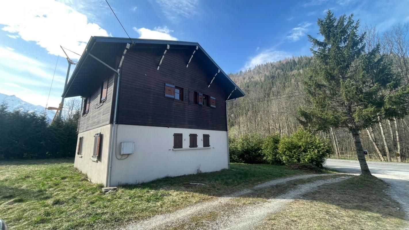 SAINT-GERVAIS-LES-BAINS Maison avec deux appartements à rénover - vente interactive à St Gervais Les Bains 2