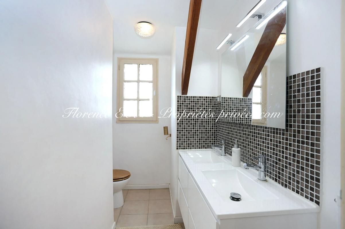 SAINT-DIDIER Maison 6 pièce(s) 137 m2 4
