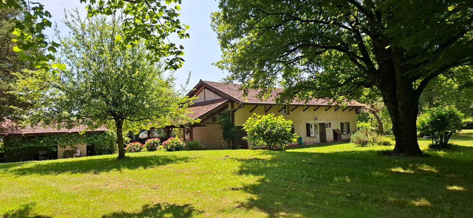 VARENNES-SAINT-SAUVEUR Ferme bressane en campagne 135 m2 parc 7000 m 2+ pré 600m2 1