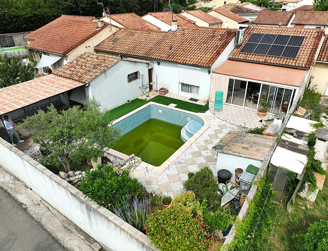 Villa F4 de 115m2 avec piscine et garage Dble