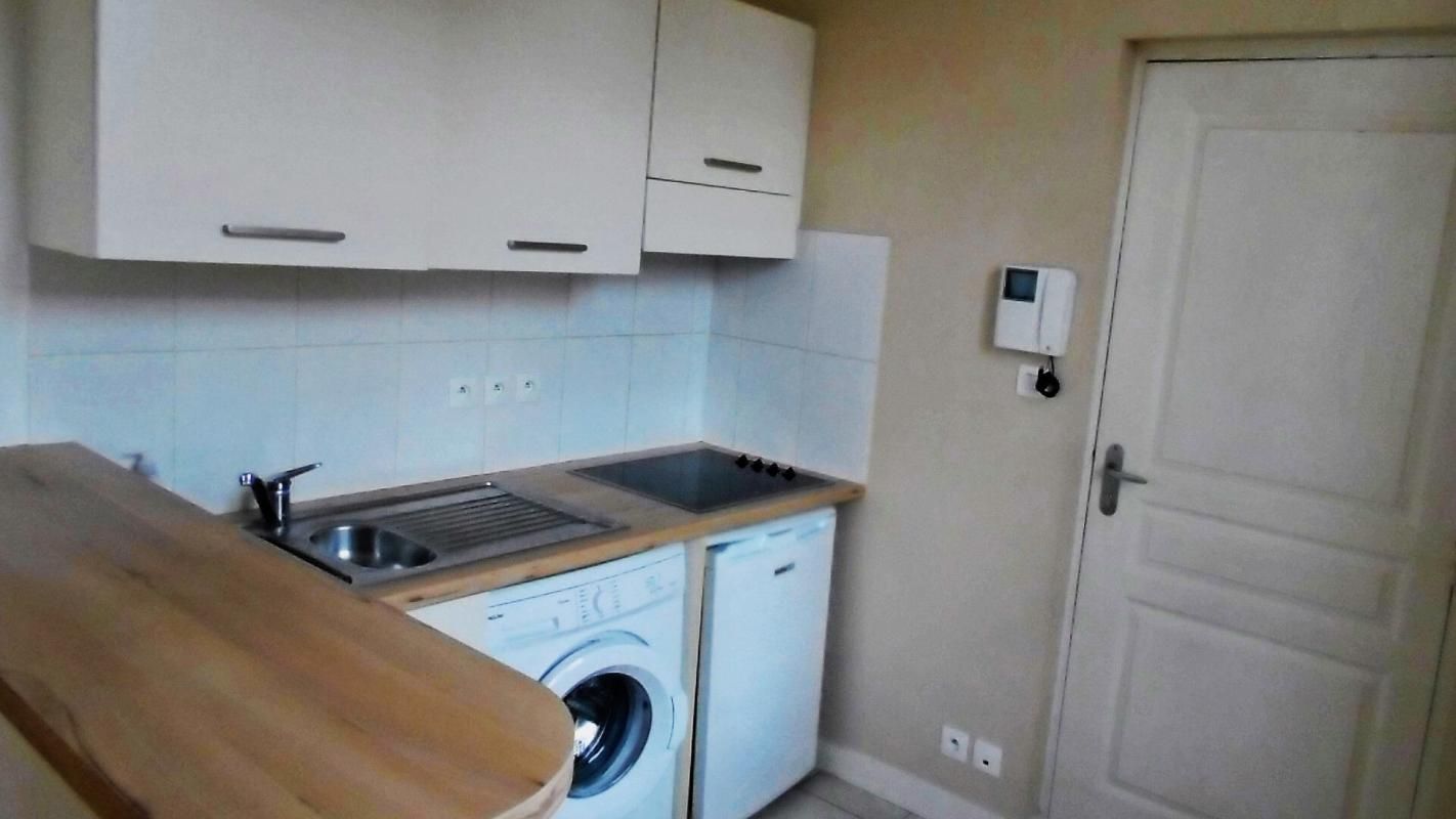 SAINTES Appartement Saintes 1 pièce(s) 24 m2 3