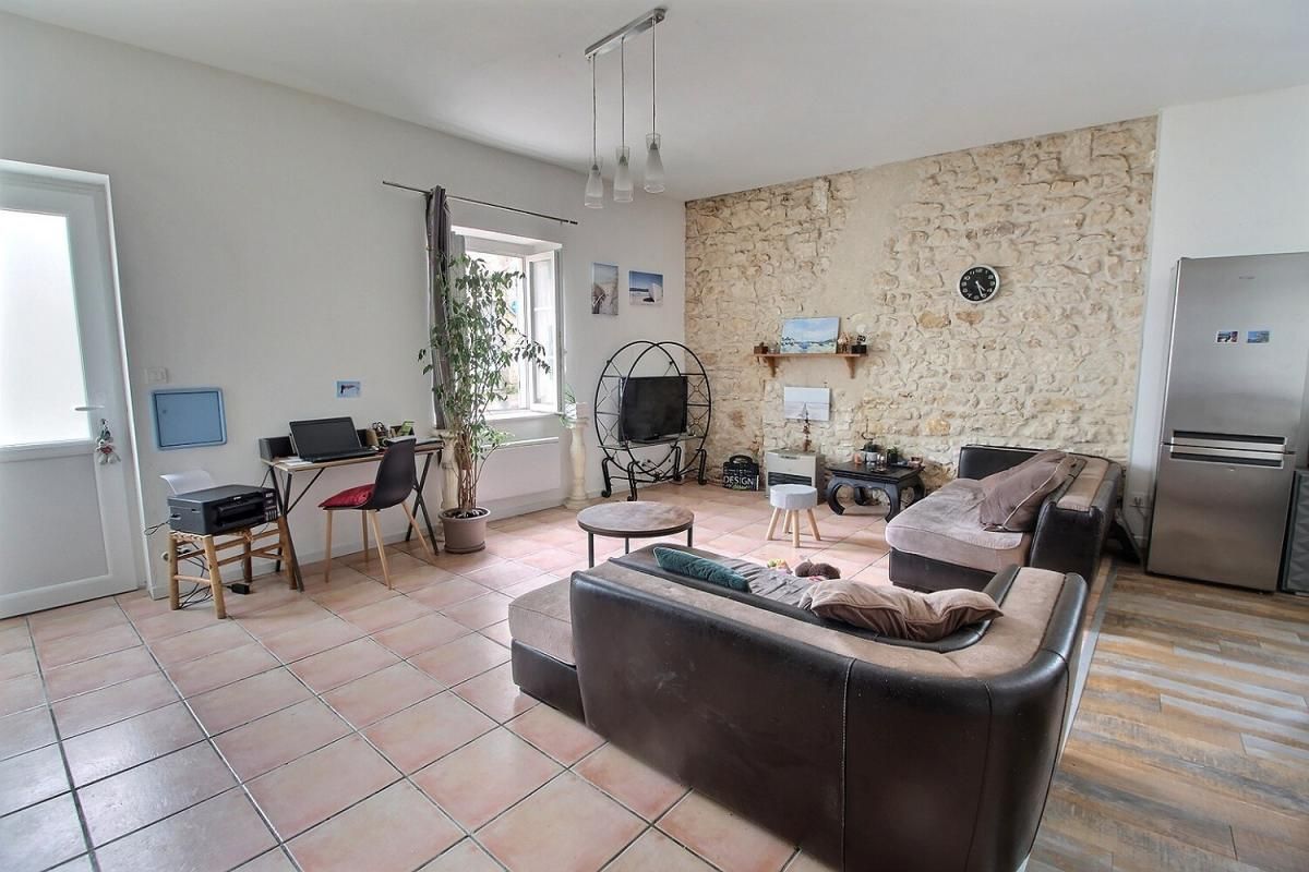 MORTAGNE-SUR-GIRONDE Maison de village Mortagne Sur Gironde 5 pièce(s) 120 m2 2
