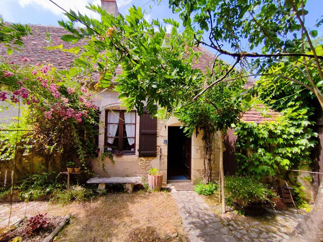 TOURNON-SAINT-PIERRE Maison de pays Tournon Saint Pierre 7 pièce(s) 183 m2 2