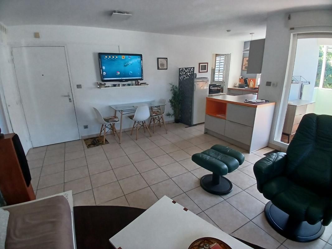 SAINT-LEU Appartement F2 meublé Saint-Leu Centre-ville 2