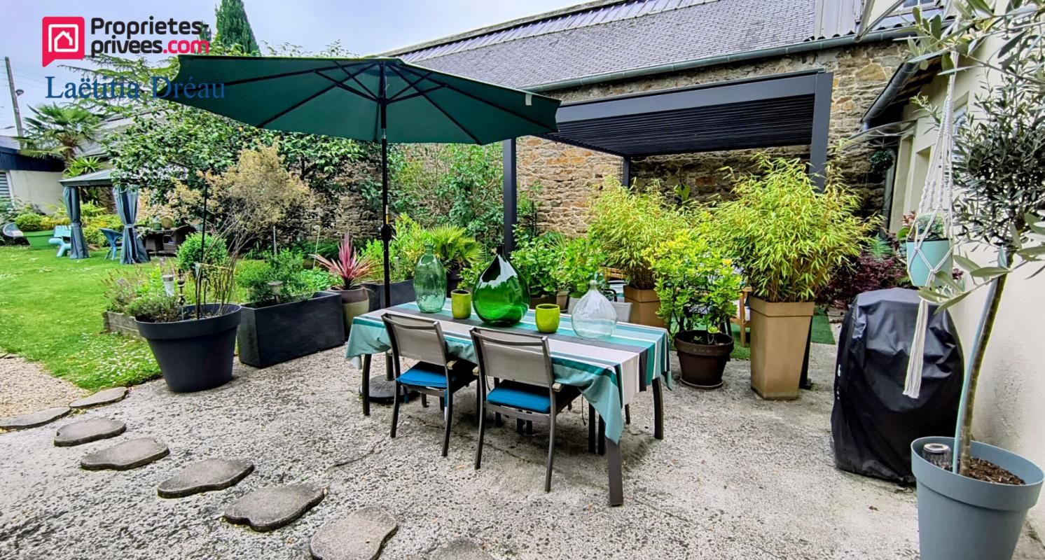 GUINGAMP Côtes d'Armor, 22200 Guingamp- Spacieuse maison familiale et/ou d'activité touristique - 6 chambres - 250 m² 4