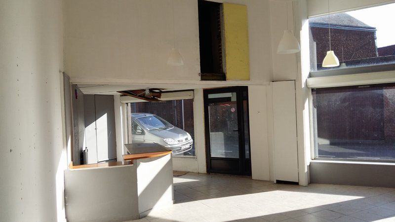 ENVERMEU A 14 KM de la mer et des plages - Loft très lumineux ou surface commerciale à Envermeu de 73m2 - Prix : 115.990 4