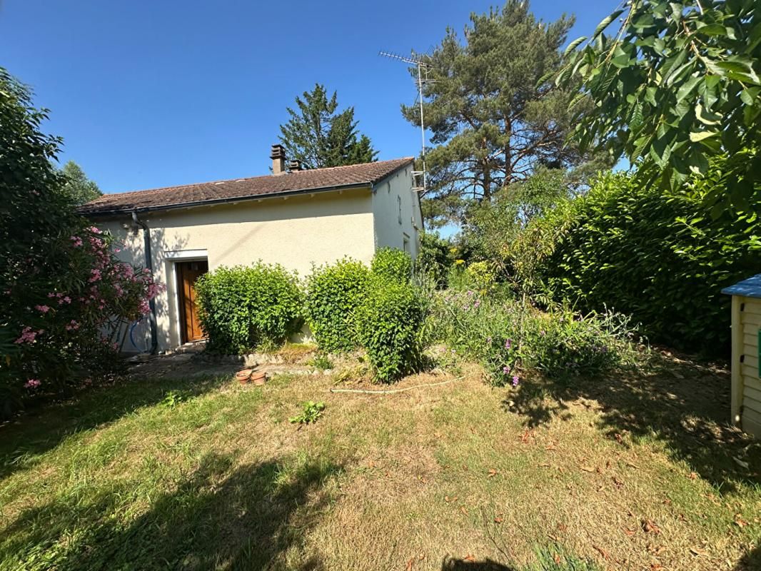 LANGE Charmante maison de plain-pied sur la commune de langé 2