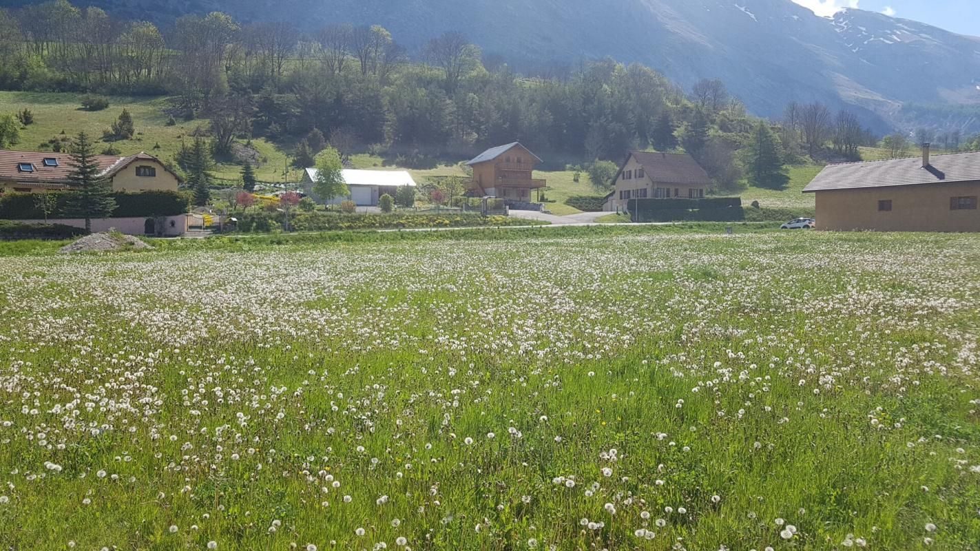 SAINT-ETIENNE-EN-DEVOLUY Terrain Devoluy 870 m2 1