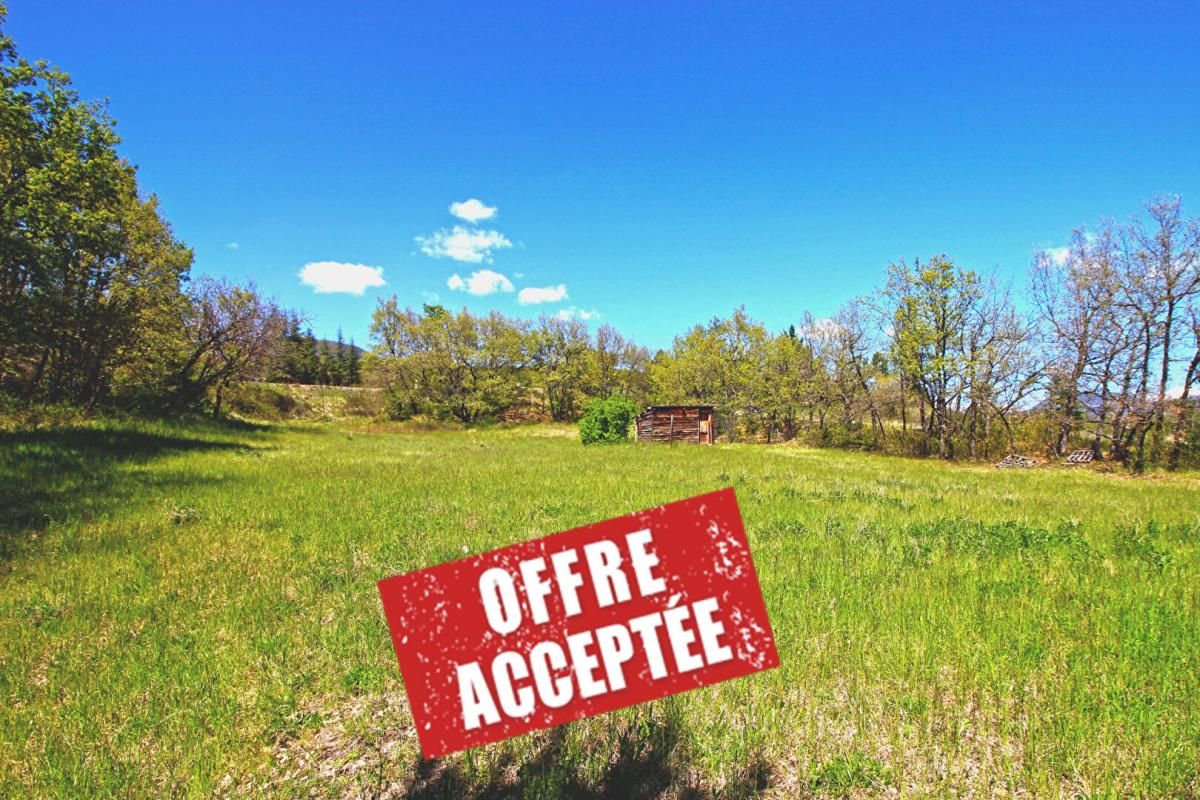 LE BRUSQUET Alpes-de-Haute-Provence : Terrain viabilisé 703m2 Le Brusquet (04 420) 1