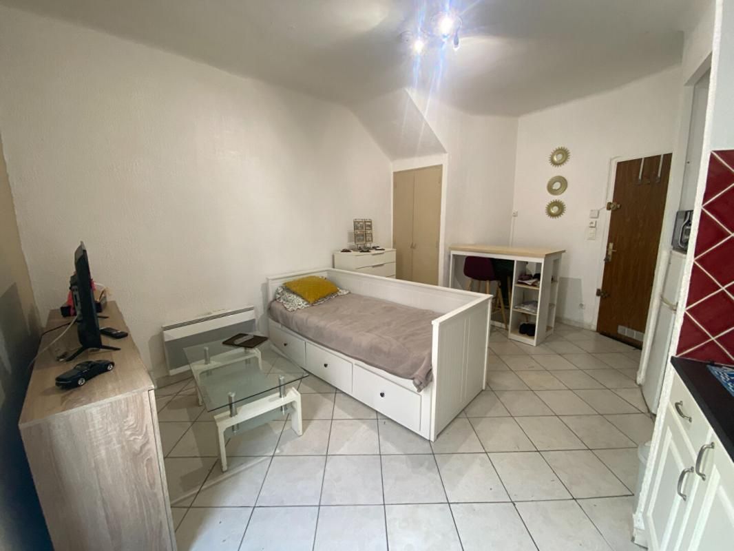 MARTIGUES Location studio meublé 22 m2 Jonquière 4