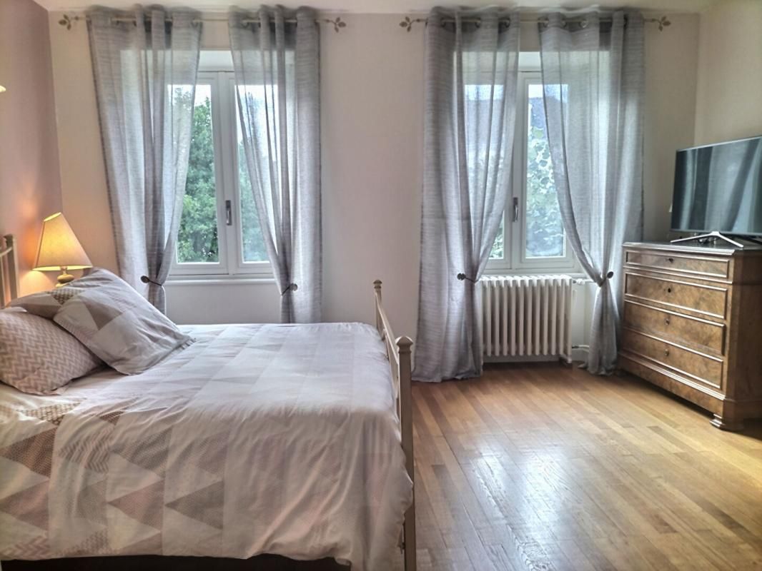 Maison Château Gontier 10 pièce(s) 256 M2