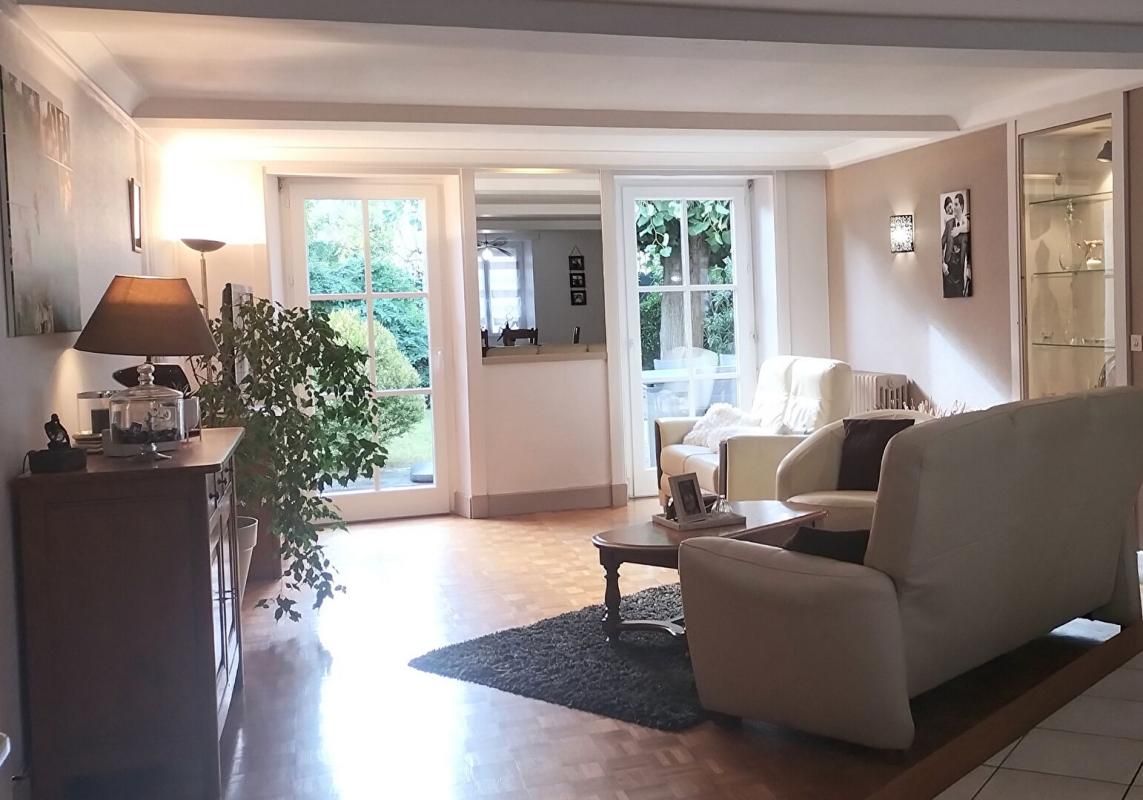 CHATEAU-GONTIER Maison Château Gontier 10 pièce(s) 256 M2 4