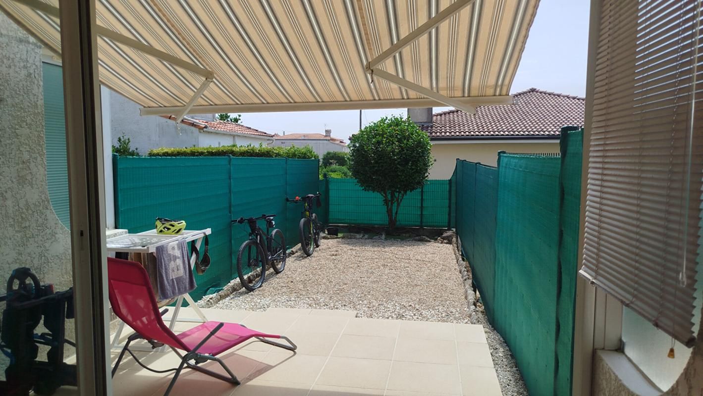 VAUX-SUR-MER Appartement 2 pièce(s) 30 m2 + garage box fermé. Mer à 200 mètres 1