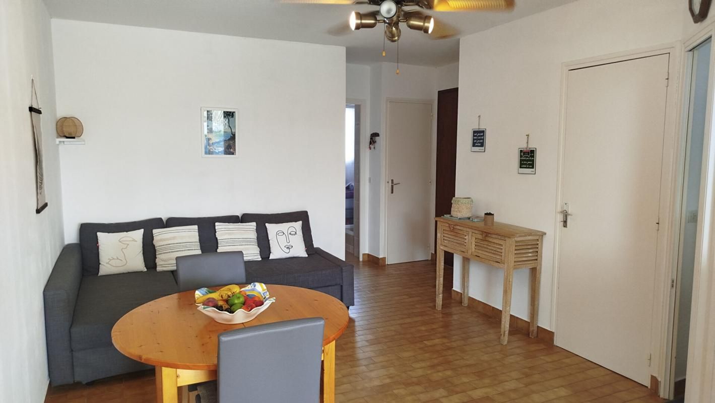 VAUX-SUR-MER Appartement 2 pièce(s) 30 m2 + garage box fermé. Mer à 200 mètres 2