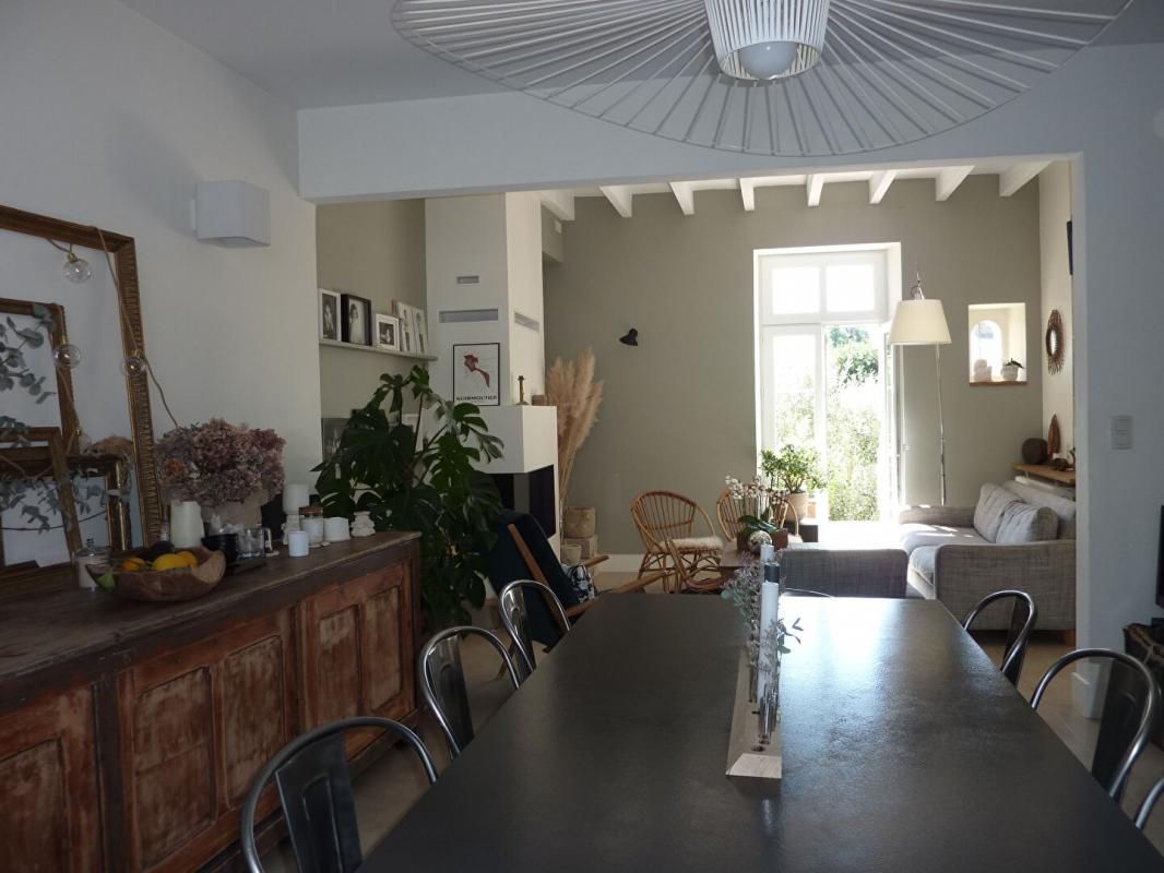 CHOLET Maison Cholet 8 pièce(s) 210 m2 4