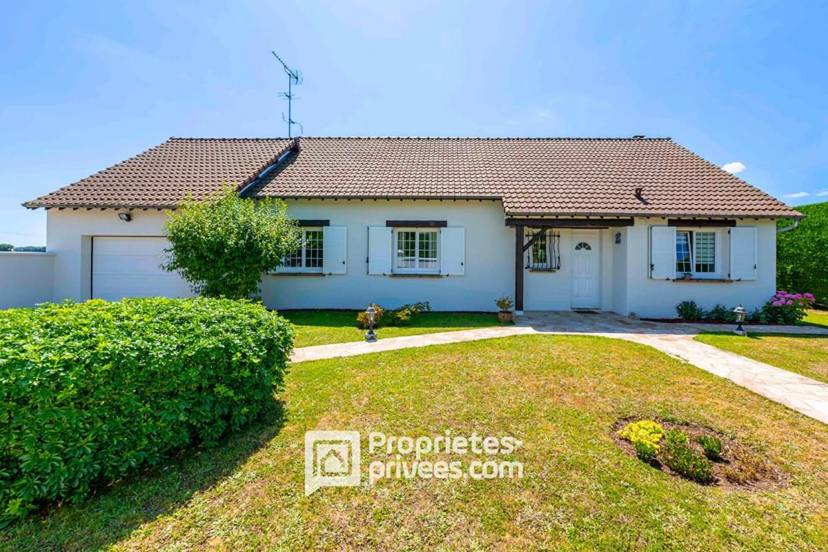 BOULLAY-LES-TROUX Maison familiale avec piscine et véranda 3