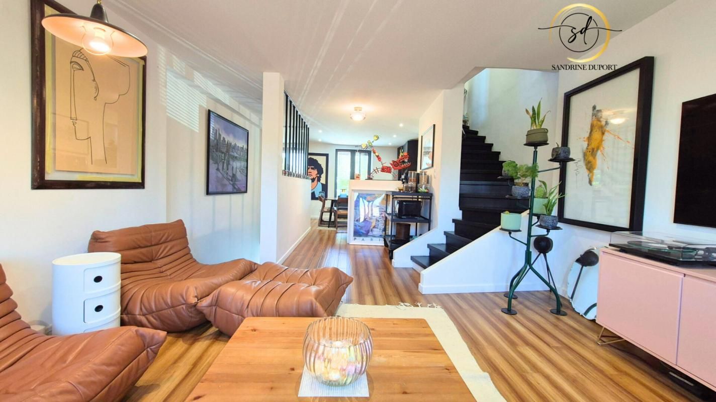 Labastide d'anjou Maison rénovée R+2 de 118m2 comprenant T2 + duplex T3 sans vis a vis