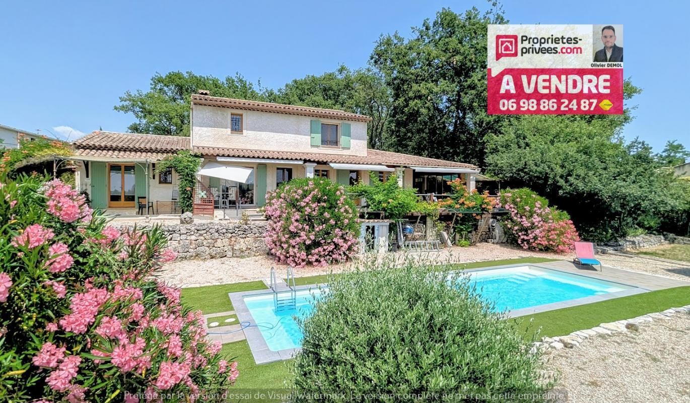 Vaste villa récente avec vue et au calme - proche de tout !