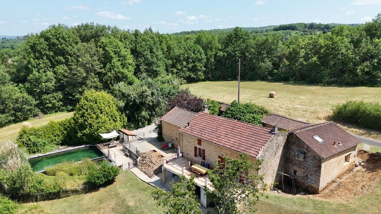 LE BUISSON-DE-CADOUIN Maison Le Buisson De Cadouin 9 pièce(s) 3