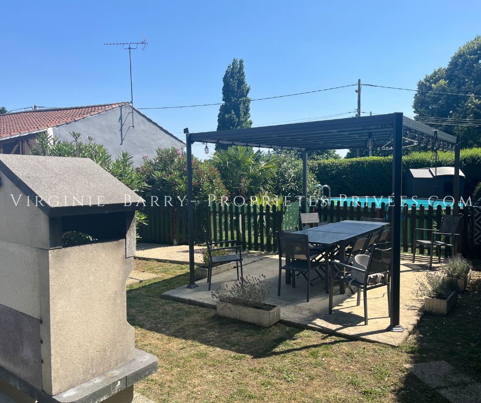 LUSSANT MAISON CHARENTAISE DE CHARME DE 250 M² HAB A LUSSANT 3
