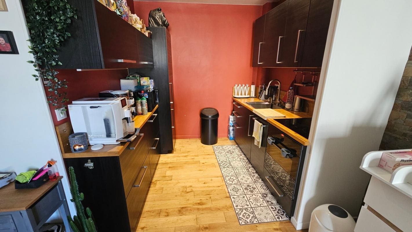 HOUDAN HOUDAN Centre Ville / Appartement 2 pièces rez-de-chaussée avec box 4