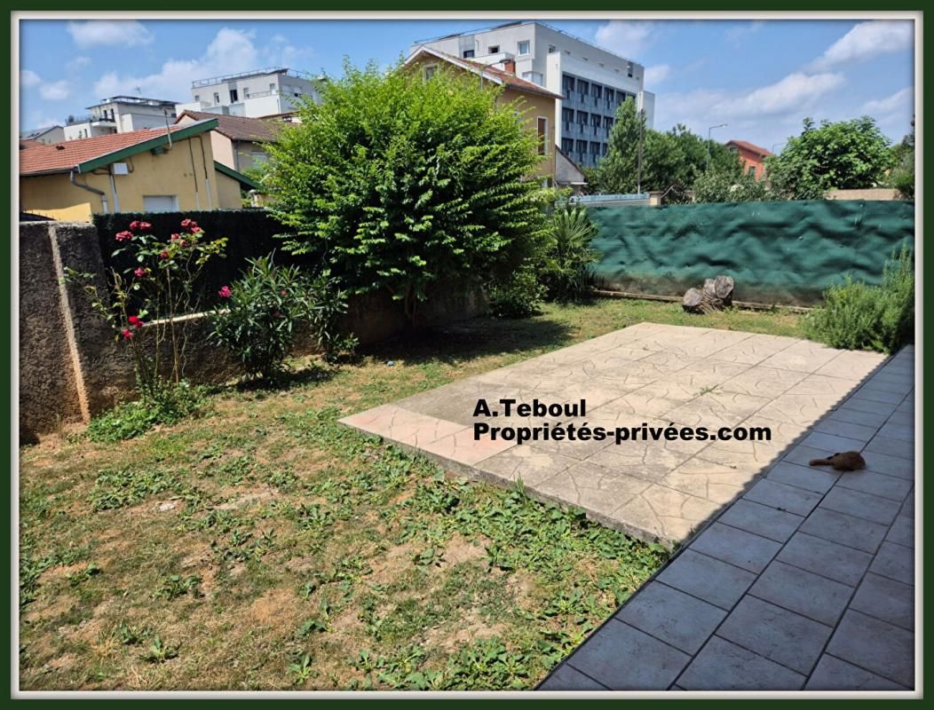 VILLEURBANNE MAISON T6 AVEC JARDIN DE 150M² , 5 CHAMBRES sur : VILLEURBANNE GRATTE CIEL NORD 4