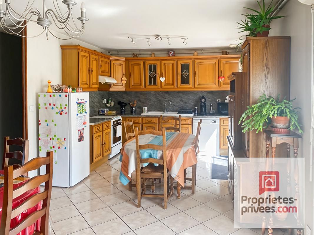 SAULIEU NOUVEAU EXCLUSIF !!! à 10 minutes de Saulieu, Maison 3 Chambres de 140m² sur Terrain de 1750 m² 3