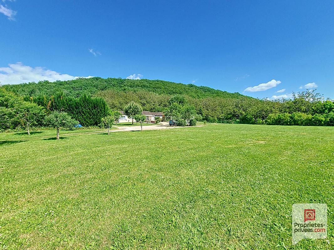Maison / Gite- Martel / Creysse-7 piéces - Calme