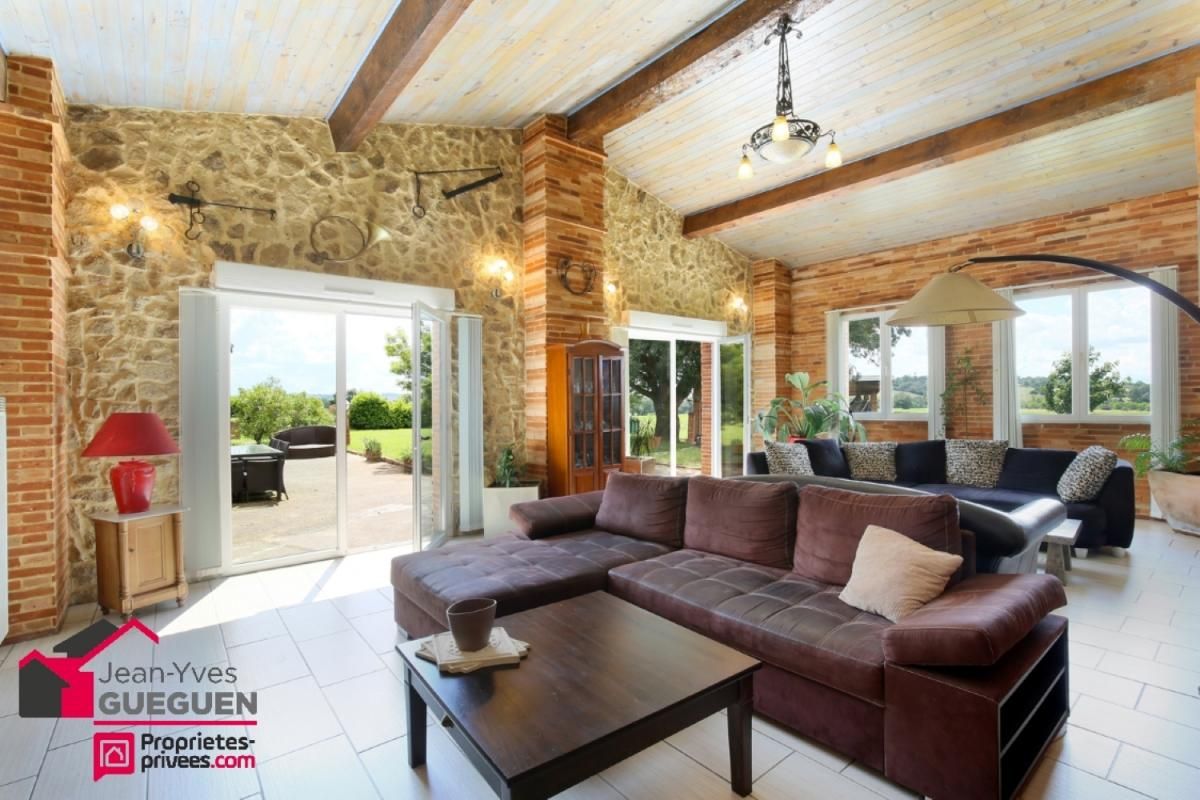 MONTLAUR À vendre - Maison de caractère avec vue dégagée, volumes et calme 3