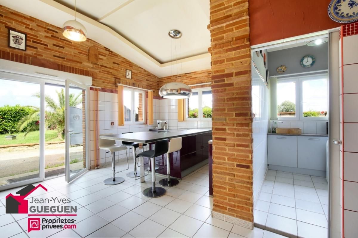MONTLAUR À vendre - Maison de caractère avec vue dégagée, volumes et calme 4