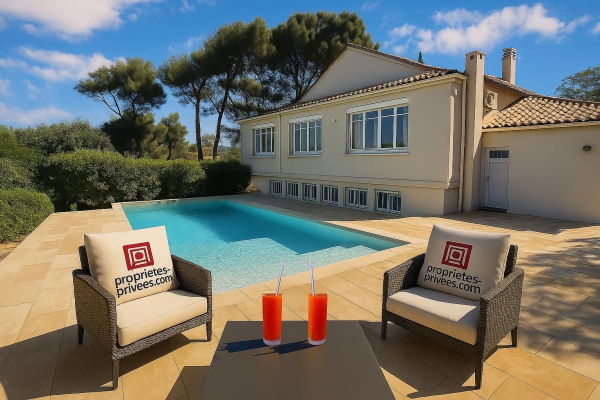 SANARY-SUR-MER Sanary-sur-mer Portissol Villa de 140m² sur terrain de 470m² avec piscine et garage 1