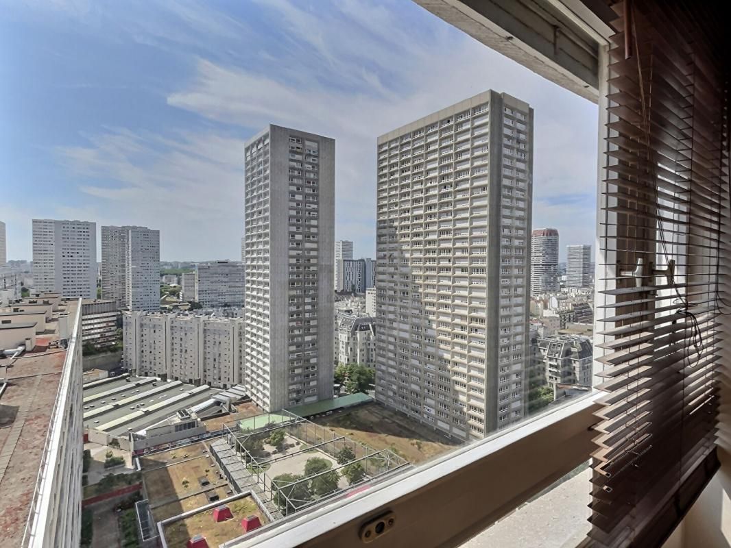 PARIS-13E-ARRONDISSEMENT Appartement contemporain avec vue spectaculaire; Paris Olympiades / Tolbiac Grand 3 pièces de73 m2 2